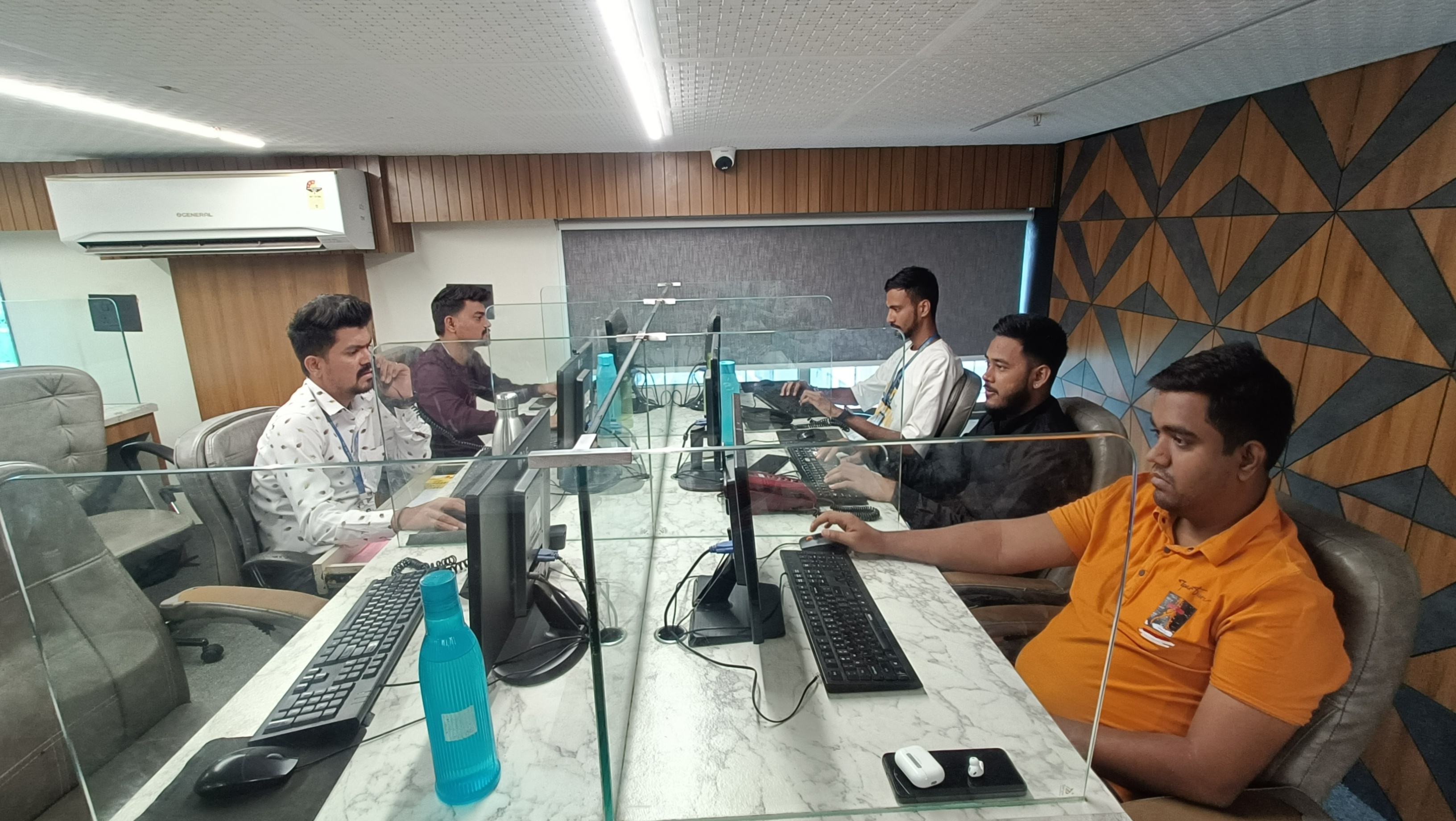 ONLINE SUPPORT TEAM